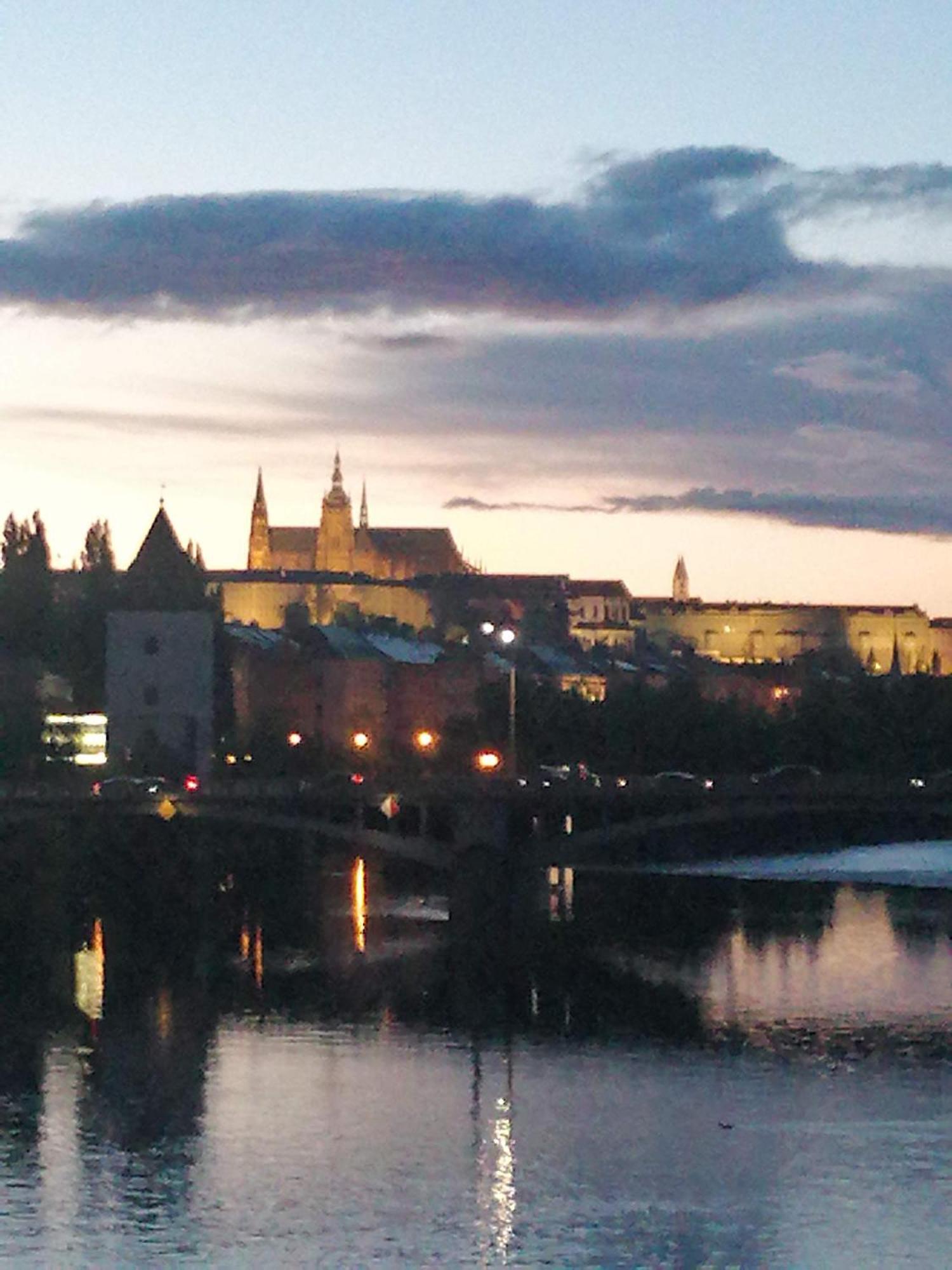 Apartmán Valentinka Minutes Away From Charles Bridge Praha Exteriér fotografie