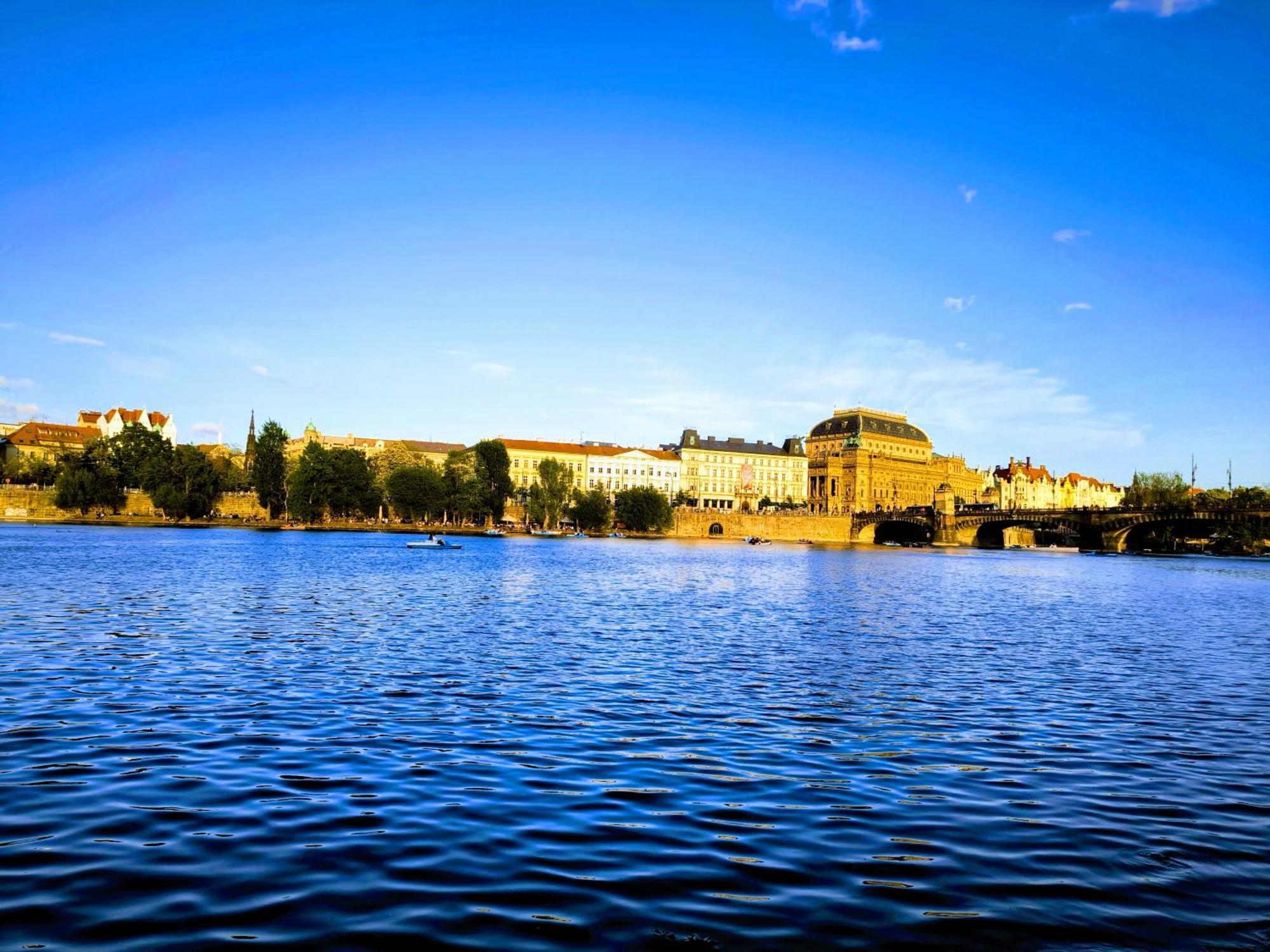 Apartmán Valentinka Minutes Away From Charles Bridge Praha Exteriér fotografie