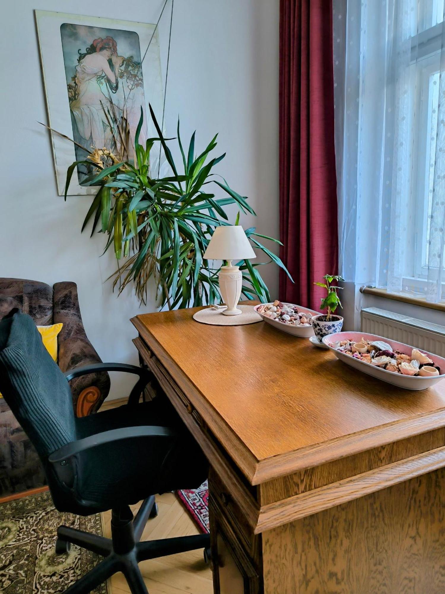 Apartmán Valentinka Minutes Away From Charles Bridge Praha Exteriér fotografie