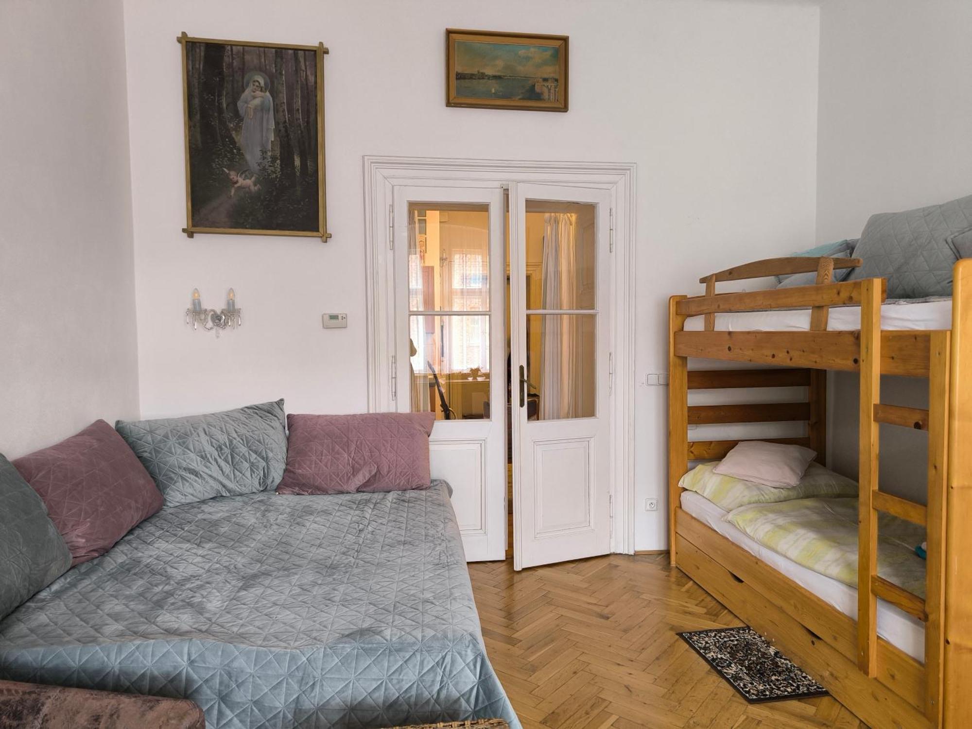 Apartmán Valentinka Minutes Away From Charles Bridge Praha Exteriér fotografie