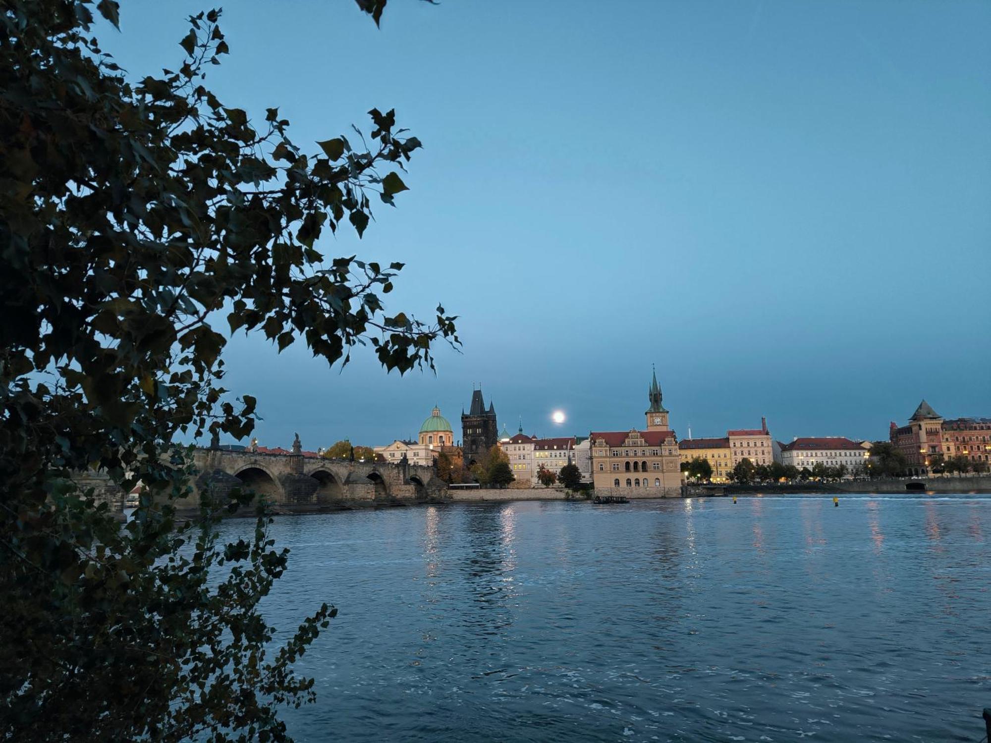 Apartmán Valentinka Minutes Away From Charles Bridge Praha Exteriér fotografie